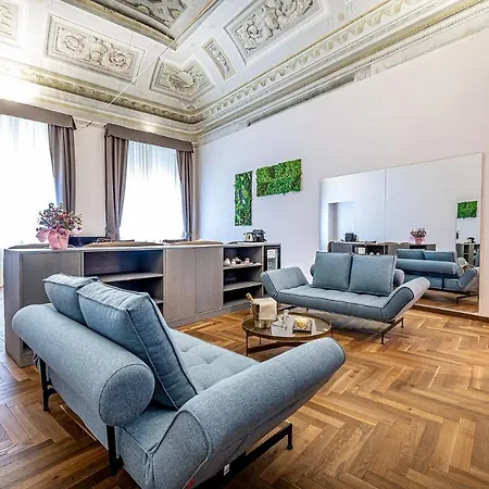 La Scaletta Al Ponte Vecchio Hotel 4*