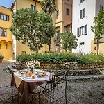La Scaletta Al Ponte Vecchio Отель Флоренция
