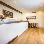 Отель La Scaletta Al Ponte Vecchio Флоренция