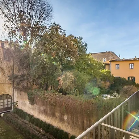 La Scaletta Al Ponte Vecchio 4*