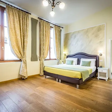 La Scaletta Al Ponte Vecchio 4*