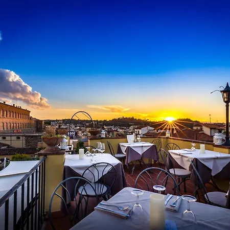 Hotel La Scaletta Al Ponte Vecchio 4*
