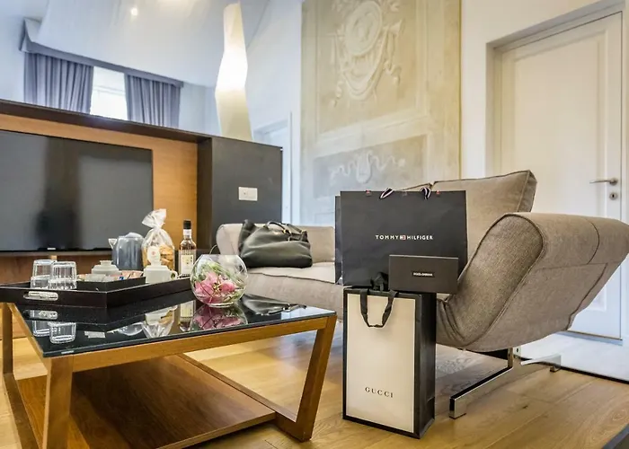 La Scaletta Al Ponte Vecchio Hotel 4*