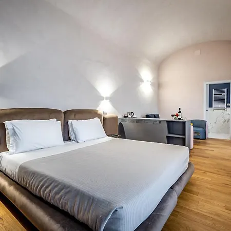 Отель La Scaletta Al Ponte Vecchio 3*