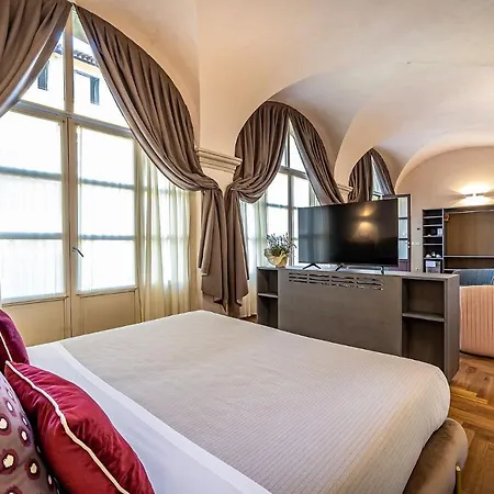 La Scaletta Al Ponte Vecchio 3* Флоренция