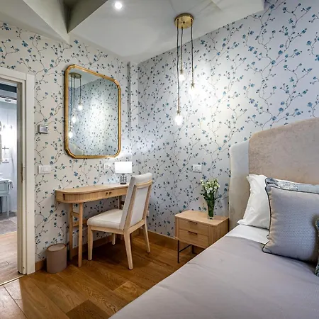 La Scaletta Al Ponte Vecchio Отель 3*