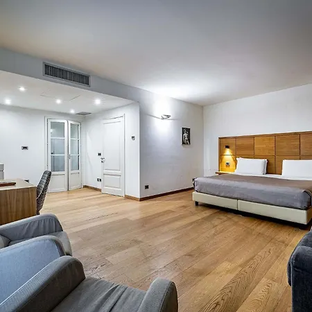 La Scaletta Al Ponte Vecchio Отель 3*
