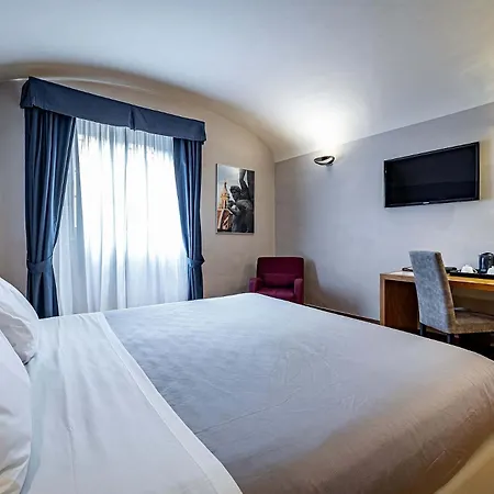 Отель La Scaletta Al Ponte Vecchio Флоренция
